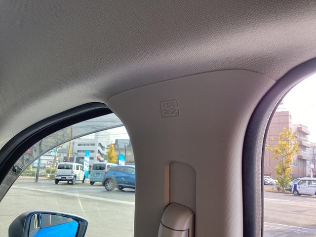 安心のカーテンエアバックはセンターピラーに装備されています