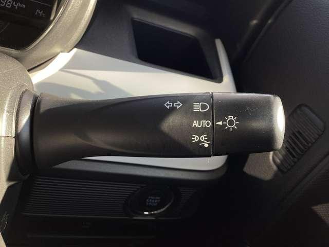 �I�[�g���C�g�V�X�e���@�ԊO�̖��邳�����m���A�����Ńw�b�h���C�g�̂n�m�C�n�e�e���R���g���[�����܂�