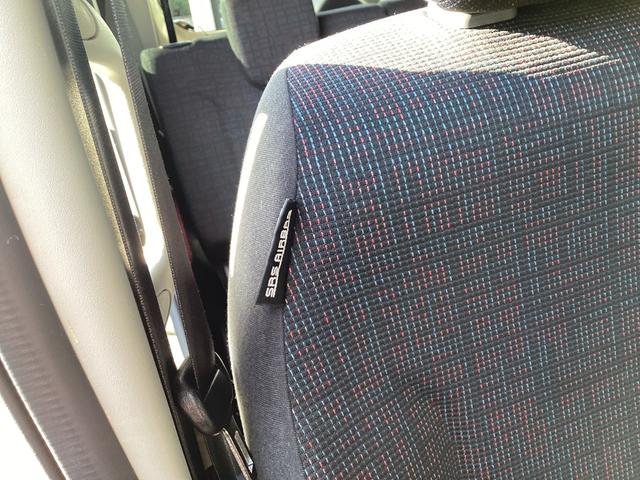 �T�C�h�G�A�o�b�N�̓t�����g�V�[�g�̃V�[�g�o�b�N�ɓ�������Ă��܂��B