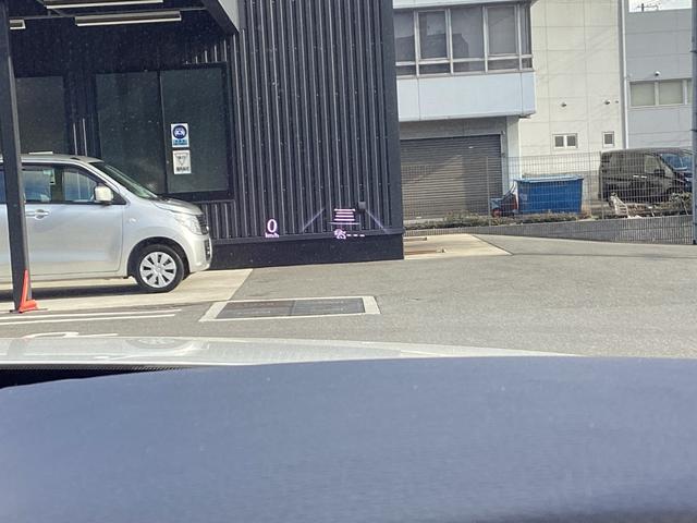 �t�����g�K���X�ɉf��A�N�e�B�u�h���C�r���O�f�B�X�v���C�@�ԑ���i�r�̃��[�g�U���ȂǑ��s���ɕK�v�ȏ���\���@�����̈ړ������Ȃ��Ċm�F�o����\���ɂȂ��Ă��܂��B