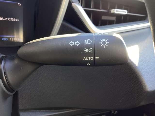 �I�[�g���C�g�V�X�e���@�ԊO�̖��邳�����m���A�����Ńw�b�h���C�g�̂n�m�C�n�e�e���R���g���[�����܂�