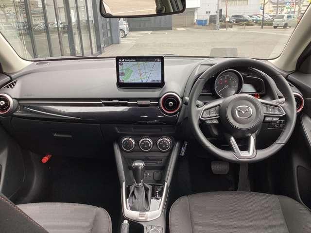 ＭＡＺＤＡ２ １．５　１５Ｓ　ブラック　トーン　エディション　ナビＳＤカード　３６０°ビュー　ＥＴＣ　フルセグＴＶチューナー　ＣＤ　ＤＶＤプレーヤー　Ｂｌｕｅｔｏｏｔｈ機能　ＵＳＢ接続端子　レーダークルーズコントロール　車線逸脱防止警報装置　ブラインドスポット（3枚目）