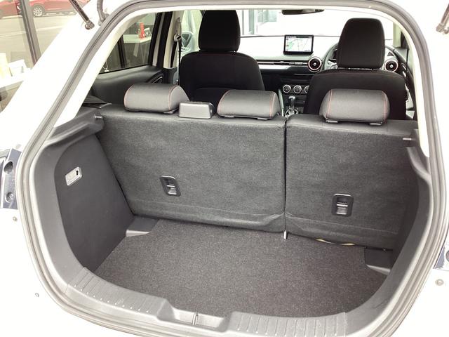 ＭＡＺＤＡ２ １．５　１５Ｓ　ブラック　トーン　エディション　ナビＳＤカード　３６０°ビュー　ＥＴＣ　フルセグＴＶチューナー　ＣＤ　ＤＶＤプレーヤー　Ｂｌｕｅｔｏｏｔｈ機能　ＵＳＢ接続端子　レーダークルーズコントロール　車線逸脱防止警報装置　ブラインドスポット（32枚目）