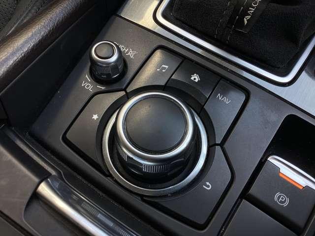 �u�l�`�y�c�`�R�l�N�g�v�R�}���_�[���@�茳�����邱�ƂȂ�����o����悤�ɍ�������R�ɍ~�낵���ʒu�ɐݒu�B�V���v���Ŏg���₷���A�@�\���o���₷���{�^���z�u�ɂȂ��Ă��܂��B