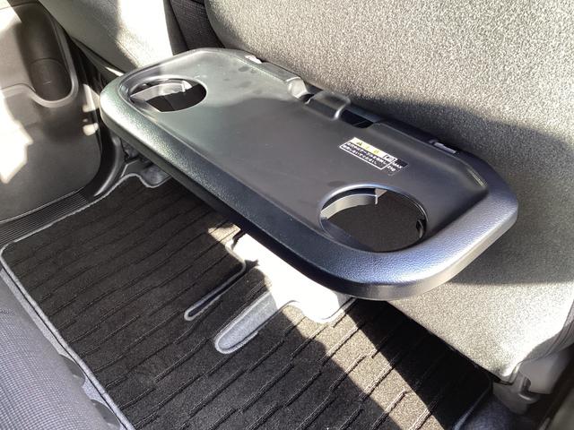 �O�Ȃ̌㕔�ɂ́A���[���̊ȈՃg���C���ݒu����Ă��܂��B�h�����N�z���_�[�Ƃ��Ă̎g�p�⑖�s���̈��H���ɕ֗��ł�