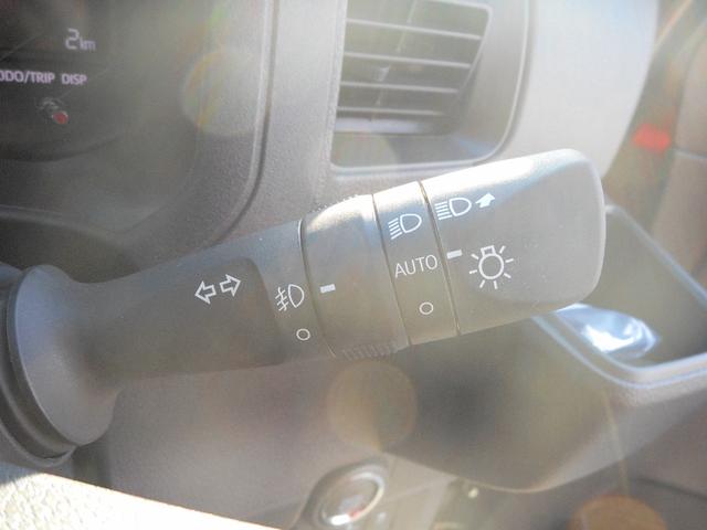 ハイゼットカーゴ クルーズ　９インチＤオーディオ・ＬＥＤライト・Ｂカメラ・フォグライト・キーフリー・電格ミラー・ＡＴライト・フロントシェルフ・コーナーセンサー・Ｗエアバック（7枚目）