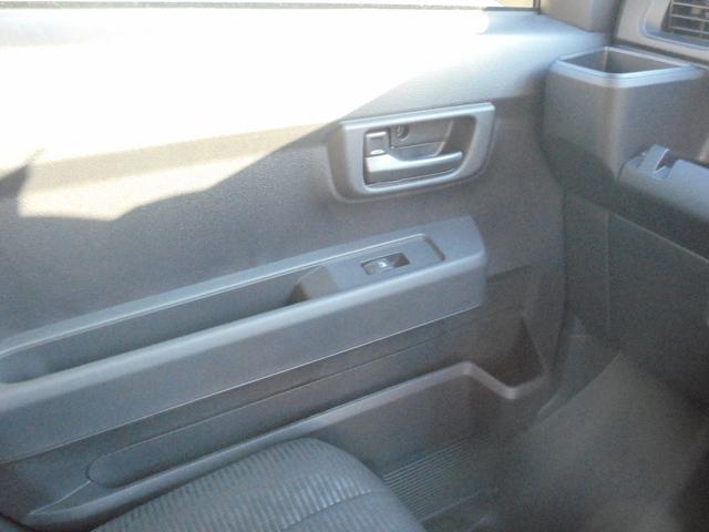 ハイゼットカーゴ クルーズ　９インチＤオーディオ・ＬＥＤライト・Ｂカメラ・フォグライト・キーフリー・電格ミラー・ＡＴライト・フロントシェルフ・コーナーセンサー・Ｗエアバック（16枚目）