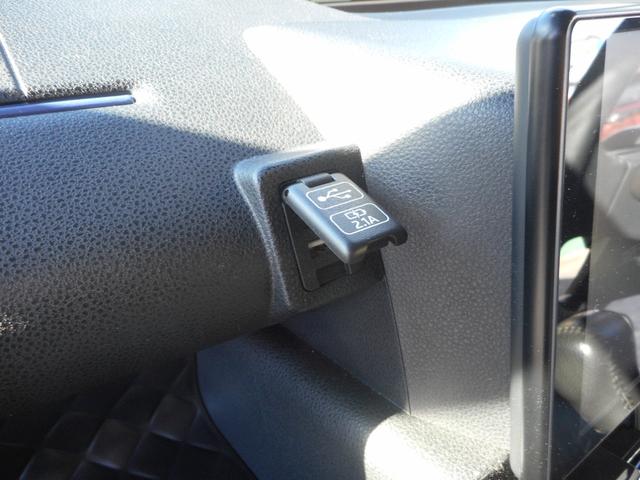 タント カスタムＲＳ　９インチＤオーディオ・ＡＣＣ・１６ＡＷ・Ｂカメラ・両Ｐスライド・キーフリー・ＥＴＣ・シートヒーター・コーナーセンサー・サイドエアバック・ステリモ・バイザー・マット・ＡＴエアコン・ＡＴミラー（8枚目）