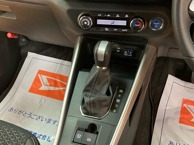 プレミアムＧ　ＨＥＶ　衝突軽減ブレーキ／９インチナビ／Ｂｌｕｅｔｏｏｔｈ／バックカメラ／ＥＴＣ／クルコン／新車保証継承／ＬＥＤヘッドライト／シートヒーター／スマートキー／横滑り防止装置／コーナーセンサー／電動パーキング(16枚目)