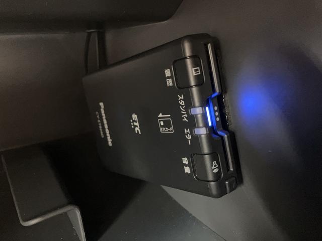 ハイゼットカーゴ クルーズリミテッド／走行１．１万キロ／車検整備渡し／１年保証　走行１．１万キロ／ナビ／Ｂｌｕｅｔｏｏｔｈ／ドラレコ／ＥＴＣ／車検整備渡し／１年間走行距離無制限保証／パワーウインドウ／電動格納ミラー／キーレス／オーバーヘッドシェルフ／トップシェイドガラス／（8枚目）