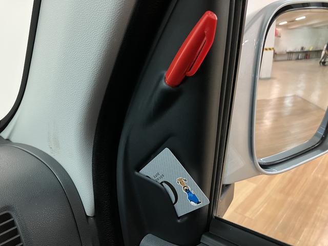 ハイゼットカーゴ クルーズリミテッド／走行１．１万キロ／車検整備渡し／１年保証　走行１．１万キロ／ナビ／Ｂｌｕｅｔｏｏｔｈ／ドラレコ／ＥＴＣ／車検整備渡し／１年間走行距離無制限保証／パワーウインドウ／電動格納ミラー／キーレス／オーバーヘッドシェルフ／トップシェイドガラス／（25枚目）