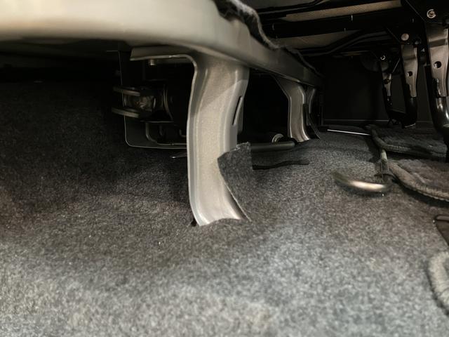 ハイゼットカーゴ クルーズリミテッド／走行１．１万キロ／車検整備渡し／１年保証　走行１．１万キロ／ナビ／Ｂｌｕｅｔｏｏｔｈ／ドラレコ／ＥＴＣ／車検整備渡し／１年間走行距離無制限保証／パワーウインドウ／電動格納ミラー／キーレス／オーバーヘッドシェルフ／トップシェイドガラス／（37枚目）