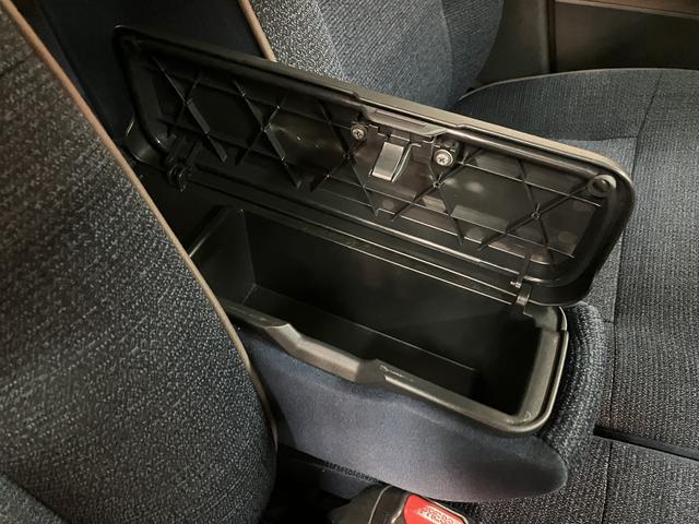 ムーヴキャンバス セオリーＸ　令和４年式／走行３．１万キロ／ナビ／バックカメラ　ナビ（ＮＭＺＫ－Ｗ７２Ｄ）／バックカメラ／フルセグ／ＣＤ／ＤＶＤ／Ｂｌｕｅｔｏｏｔｈ／ＵＳＢ／キーフリー／衝突軽減ブレーキ／両側パワースライドドア／オートエアコン（32枚目）