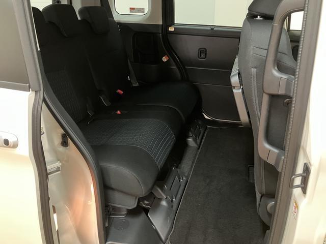 後席もゆったり座れますよ♪