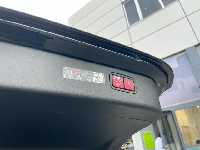 Ｃクラスステーションワゴン Ｃ２００ステーションワゴンアバンギャルドＡＭＧライＰ　ＡＭＧラインパッケージ　ベーシックパッケージ　リア・アクスルステアリング　パノラミックスライディングルーフ　ＰＲＥ－ＳＡＦＥ　フットトランク機能付き　ブートコンフォートパッケージ付　カバンサイトブルー（62枚目）