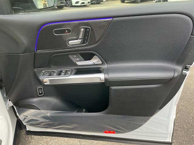 GLB GLB250 4マチック スポーツ AMG20インチマルチスポークアルミホイールブラック デジタルホワイト MP202001(24枚目)