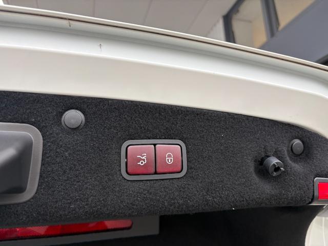 Ｓクラス Ｓ５６０　４マチック　クーペ　ＡＭＧライン　左ＨＤ　レザーエクスクルーシブパッケージ　スワロフスキークリスタルパッケージ　ダイヤモンドホワイト　ＡＭＧライン　認定中古車メーカー保証２年付　車検受渡し（60枚目）