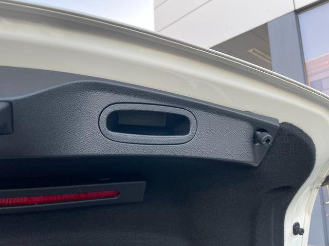 Cクラス C180クーペ スポーツ レザーエクスクルーシブパッケージ ダイヤモンドホワイト 本革クランベリーレッド/ブラック 認定中古車メーカー保証2年付 車検受渡し(55枚目)