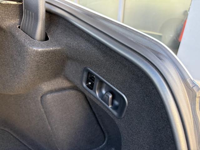 Eクラス E200 アバンギャルド AMGラインパッケージ デジタルインテリア レザーエクスクルーシブパッケージ アドバンスドパッケージ パノラミックスライディングルーフ AMGラインパッケージ MP202401(67枚目)