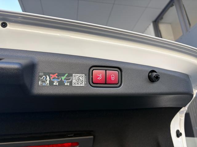 Eクラス E200 アバンギャルド AMGラインパッケージ デジタルインテリア レザーエクスクルーシブパッケージ アドバンスドパッケージ パノラミックスライディングルーフ AMGラインパッケージ MP202401(68枚目)