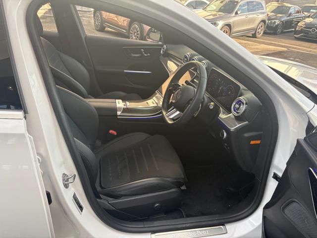 Cクラス C180アバンギャルド AMGライン オパリスホワイト パノラミックスライディングルーフ ベーシックパッケージ AMGラインパッケージ MP202301(16枚目)