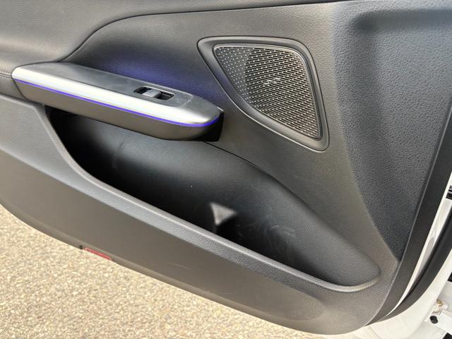 Cクラス C180アバンギャルド AMGライン オパリスホワイト パノラミックスライディングルーフ ベーシックパッケージ AMGラインパッケージ MP202301(26枚目)