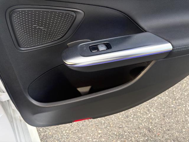 Cクラス C180アバンギャルド AMGライン オパリスホワイト パノラミックスライディングルーフ ベーシックパッケージ AMGラインパッケージ MP202301(55枚目)