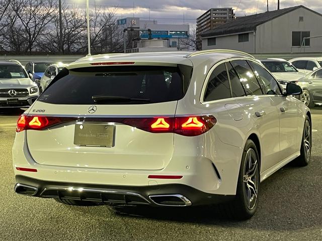Ｅクラスステーションワゴン Ｅ２００　ステーションワゴン　ＡＭＧラインパッケージ　パノラミックスライディングルーフ　アドバンスドパッケージ　ＡＭＧラインパッケージ　オパリスホワイト　ＭＰ２０２５０１（4枚目）