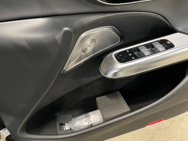 Ｅクラスステーションワゴン Ｅ２００　ステーションワゴン　ＡＭＧラインパッケージ　パノラミックスライディングルーフ　アドバンスドパッケージ　ＡＭＧラインパッケージ　オパリスホワイト　ＭＰ２０２５０１（29枚目）