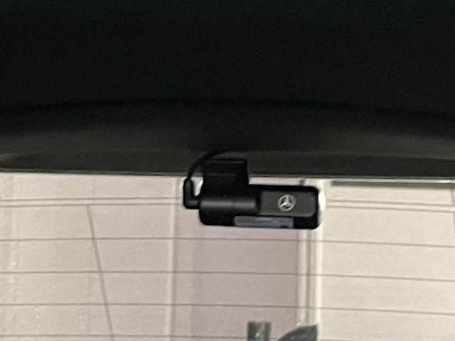 Ｅクラスステーションワゴン Ｅ２００　ステーションワゴン　ＡＭＧラインパッケージ　パノラミックスライディングルーフ　アドバンスドパッケージ　ＡＭＧラインパッケージ　オパリスホワイト　ＭＰ２０２５０１（34枚目）