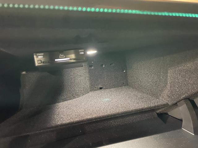 Ｅクラスステーションワゴン Ｅ２００　ステーションワゴン　ＡＭＧラインパッケージ　パノラミックスライディングルーフ　アドバンスドパッケージ　ＡＭＧラインパッケージ　オパリスホワイト　ＭＰ２０２５０１（51枚目）