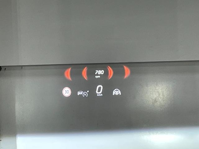 Ｅクラスステーションワゴン Ｅ２００　ステーションワゴン　ＡＭＧラインパッケージ　パノラミックスライディングルーフ　アドバンスドパッケージ　ＡＭＧラインパッケージ　オパリスホワイト　ＭＰ２０２５０１（53枚目）