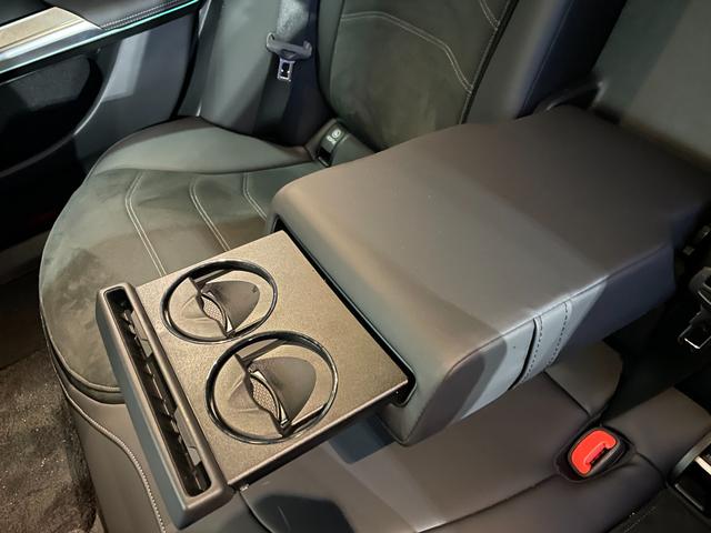 Ｅクラスステーションワゴン Ｅ２００　ステーションワゴン　ＡＭＧラインパッケージ　パノラミックスライディングルーフ　アドバンスドパッケージ　ＡＭＧラインパッケージ　オパリスホワイト　ＭＰ２０２５０１（58枚目）