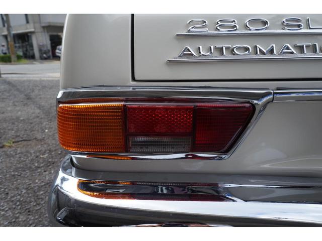お求めやすく価格改定 メルセデスベンツ280SL リアサイド モール
