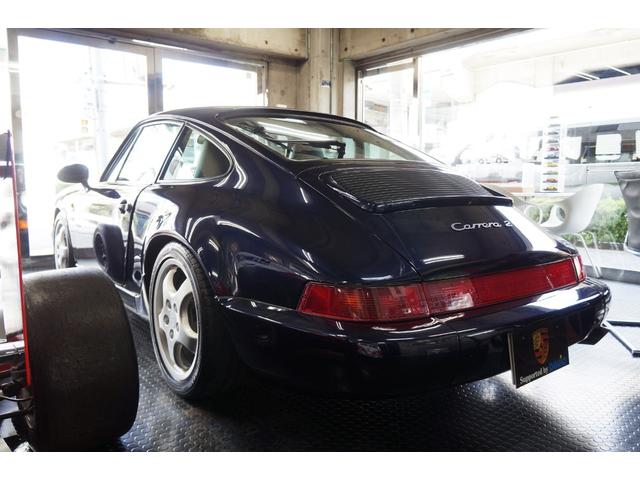 ９１１カレラ２　正規ディーラー車　実走行５千ｋｍ台　ブルーレザーシート　キーレスエントリー　パワーステアリング　パワーシート　ＡＢＳ　ティプトロニック　純正１７インチアルミホイール(6枚目)