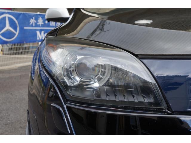 メガーヌ ルノー　スポール　レッドブル・レーシング　ＲＢ８　限定５０台　正規Ｄ車　ワンオーナー車　ＨＩＤ　６速Ｍ／Ｔ　カロッツェリアＳＤナビ　ワンセグ　ハーフレザーレカロシート　Ｆブレンボレッドキャリパー　カーボンボンネット　１８インチアルミホイール　ＥＴＣ（19枚目）