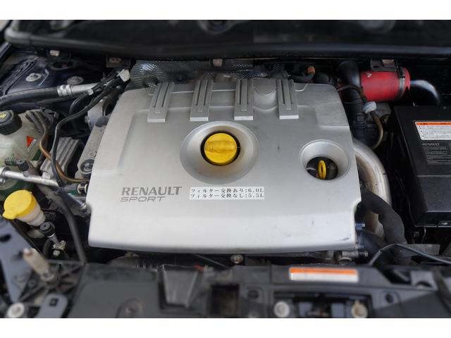 メガーヌ ルノー　スポール　レッドブル・レーシング　ＲＢ８　限定５０台　正規Ｄ車　ワンオーナー車　ＨＩＤ　６速Ｍ／Ｔ　カロッツェリアＳＤナビ　ワンセグ　ハーフレザーレカロシート　Ｆブレンボレッドキャリパー　カーボンボンネット　１８インチアルミホイール　ＥＴＣ（40枚目）