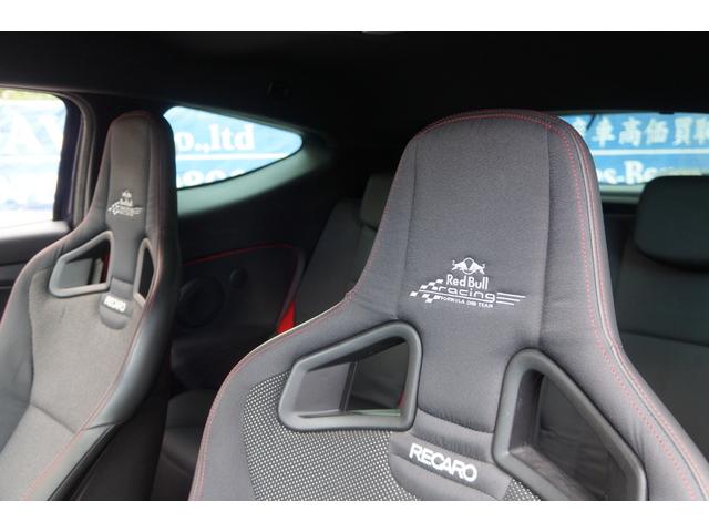 メガーヌ ルノー　スポール　レッドブル・レーシング　ＲＢ８　限定５０台　正規Ｄ車　ワンオーナー車　ＨＩＤ　６速Ｍ／Ｔ　カロッツェリアＳＤナビ　ワンセグ　ハーフレザーレカロシート　Ｆブレンボレッドキャリパー　カーボンボンネット　１８インチアルミホイール　ＥＴＣ（53枚目）