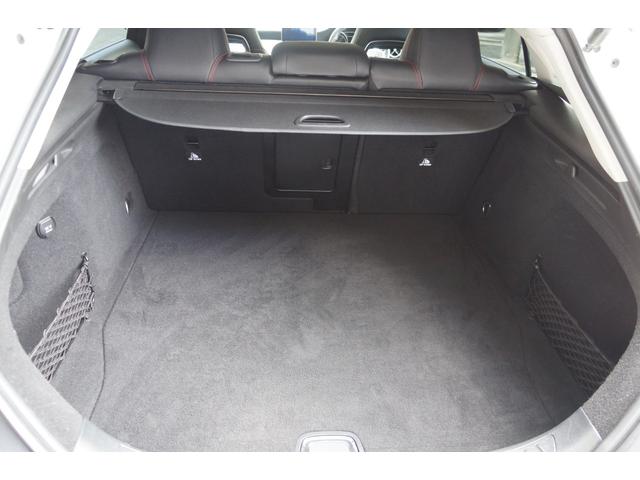 ＣＬＡクラス シューティングブレーク ＣＬＡ１８０　シューティングブレーク　ＡＭＧスタイル　正規ディーラー車　純正１８インチＡＷ　パノラミックスライディングルーフ　ＬＥＤヘッドライト　ハーフレザーシート　アップルカープレイ対応　アンドロイドオート対応　メモリ付パワーシート　パワーテールゲート（17枚目）