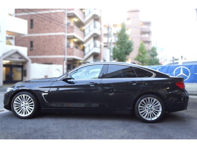 ４シリーズ ４２０ｉグランクーペ　ラグジュアリー　正規Ｄ車　キセノン　ＨＤＤｉＤＲＩＶＥナビ　Ｂカメラ　コンフォートアクセス　ハンズフリー機能付電動トランク　キーレスゴー　ベージュ革シート　シートヒーター　ＡＣＣ　ＰＣＳ　ＬＫＡ　ミラー内蔵型ＥＴＣ（8枚目）