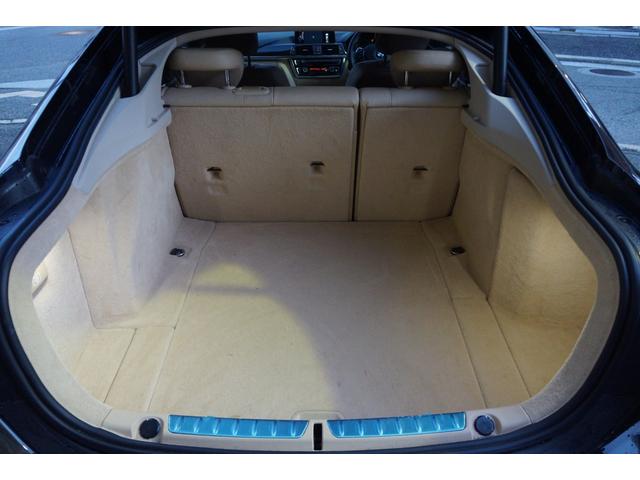 ４シリーズ ４２０ｉグランクーペ　ラグジュアリー　正規Ｄ車　キセノン　ＨＤＤｉＤＲＩＶＥナビ　Ｂカメラ　コンフォートアクセス　ハンズフリー機能付電動トランク　キーレスゴー　ベージュ革シート　シートヒーター　ＡＣＣ　ＰＣＳ　ＬＫＡ　ミラー内蔵型ＥＴＣ（17枚目）