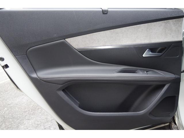 PEUGEOT 5008 GT BLUE HDI