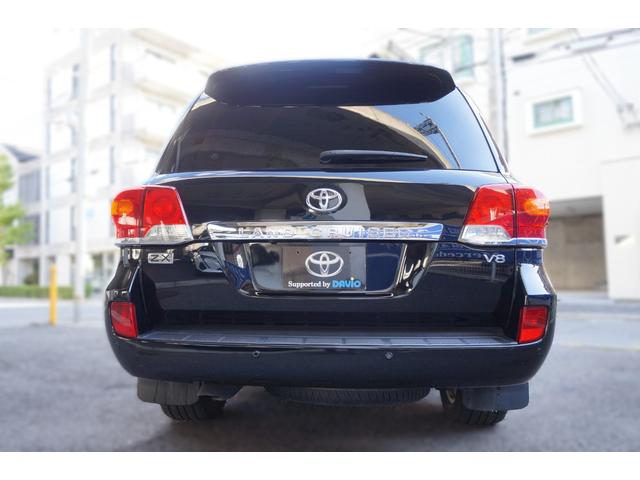 ランドクルーザー ＺＸ　ＨＩＤ　黒革シート　１・２列ヒーター＋Ｆベンチレーション　純正ＨＤＤナビ＋地デジ　３６０°カメラ　後席電動スライド　電動格納３ｒｄシート　電動Ｒゲート　オートライト　チルト＆スライディングガラスＳ／Ｒ（6枚目）