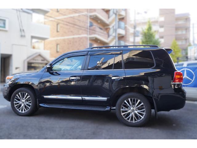 ランドクルーザー ＺＸ　ＨＩＤ　黒革シート　１・２列ヒーター＋Ｆベンチレーション　純正ＨＤＤナビ＋地デジ　３６０°カメラ　後席電動スライド　電動格納３ｒｄシート　電動Ｒゲート　オートライト　チルト＆スライディングガラスＳ／Ｒ（8枚目）