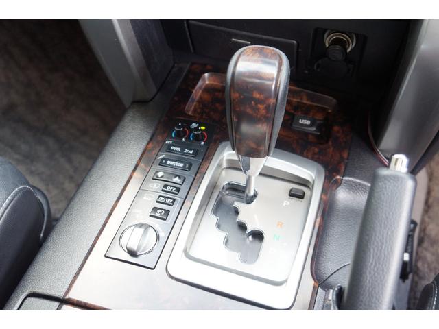 ランドクルーザー ＺＸ　ＨＩＤ　黒革シート　１・２列ヒーター＋Ｆベンチレーション　純正ＨＤＤナビ＋地デジ　３６０°カメラ　後席電動スライド　電動格納３ｒｄシート　電動Ｒゲート　オートライト　チルト＆スライディングガラスＳ／Ｒ（11枚目）