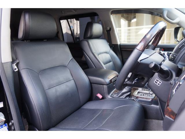 ランドクルーザー ＺＸ　ＨＩＤ　黒革シート　１・２列ヒーター＋Ｆベンチレーション　純正ＨＤＤナビ＋地デジ　３６０°カメラ　後席電動スライド　電動格納３ｒｄシート　電動Ｒゲート　オートライト　チルト＆スライディングガラスＳ／Ｒ（12枚目）