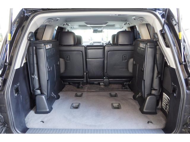 ランドクルーザー ＺＸ　ＨＩＤ　黒革シート　１・２列ヒーター＋Ｆベンチレーション　純正ＨＤＤナビ＋地デジ　３６０°カメラ　後席電動スライド　電動格納３ｒｄシート　電動Ｒゲート　オートライト　チルト＆スライディングガラスＳ／Ｒ（17枚目）