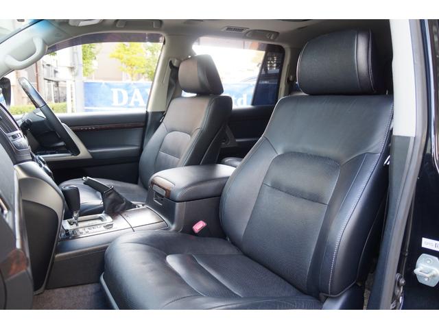 ランドクルーザー ＺＸ　ＨＩＤ　黒革シート　１・２列ヒーター＋Ｆベンチレーション　純正ＨＤＤナビ＋地デジ　３６０°カメラ　後席電動スライド　電動格納３ｒｄシート　電動Ｒゲート　オートライト　チルト＆スライディングガラスＳ／Ｒ（22枚目）