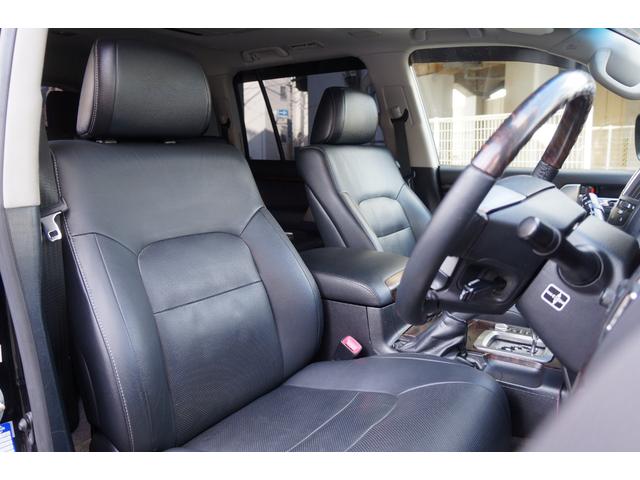 ランドクルーザー ＺＸ　ＨＩＤ　黒革シート　１・２列ヒーター＋Ｆベンチレーション　純正ＨＤＤナビ＋地デジ　３６０°カメラ　後席電動スライド　電動格納３ｒｄシート　電動Ｒゲート　オートライト　チルト＆スライディングガラスＳ／Ｒ（25枚目）