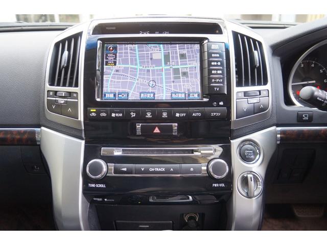 ランドクルーザー ＺＸ　ＨＩＤ　黒革シート　１・２列ヒーター＋Ｆベンチレーション　純正ＨＤＤナビ＋地デジ　３６０°カメラ　後席電動スライド　電動格納３ｒｄシート　電動Ｒゲート　オートライト　チルト＆スライディングガラスＳ／Ｒ（28枚目）